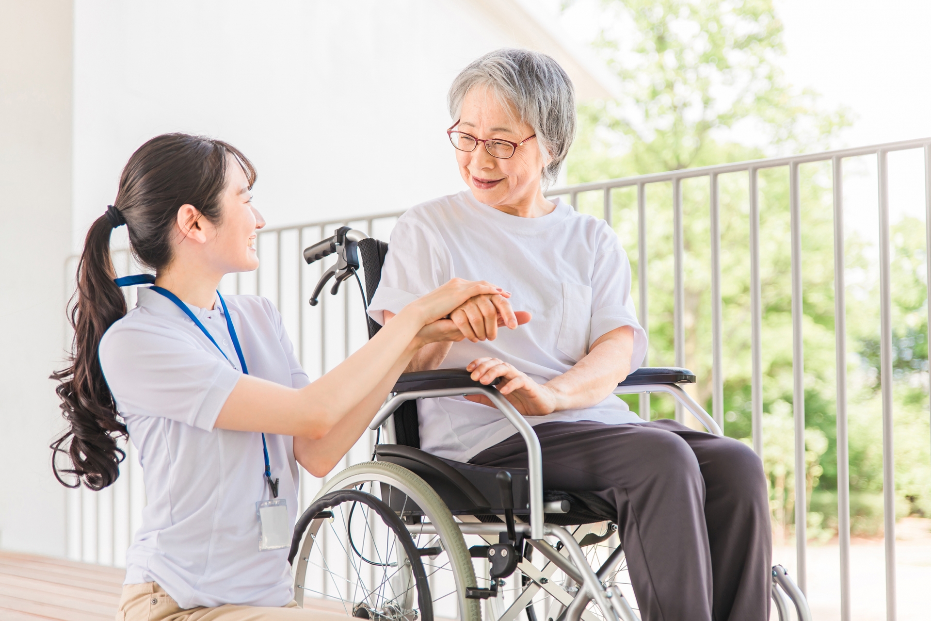 難聴の高齢者との意思疎通を改善するには〈難聴の種類に応じた対応の必要性〉